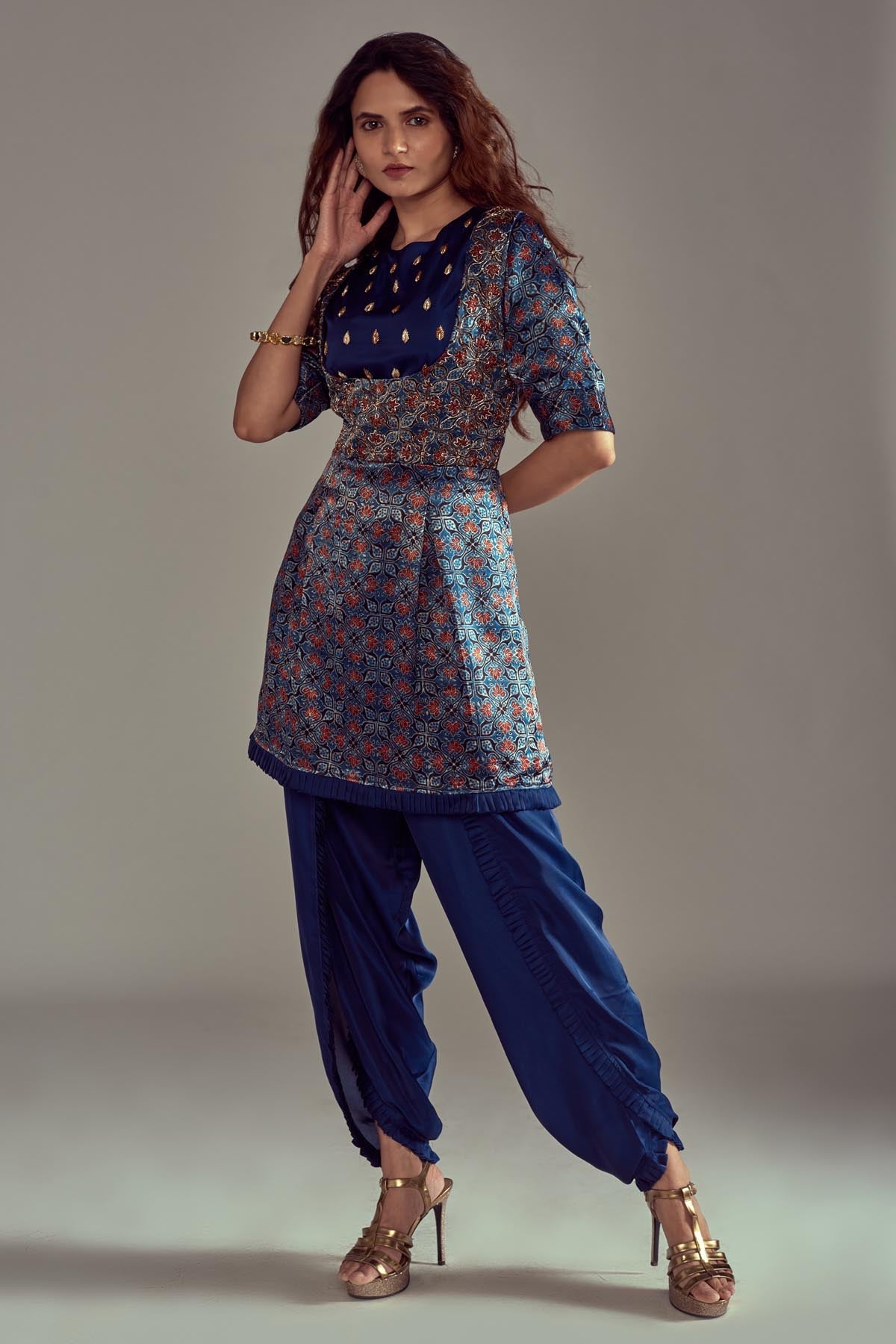 Nakshi Embroidered Kurta Set