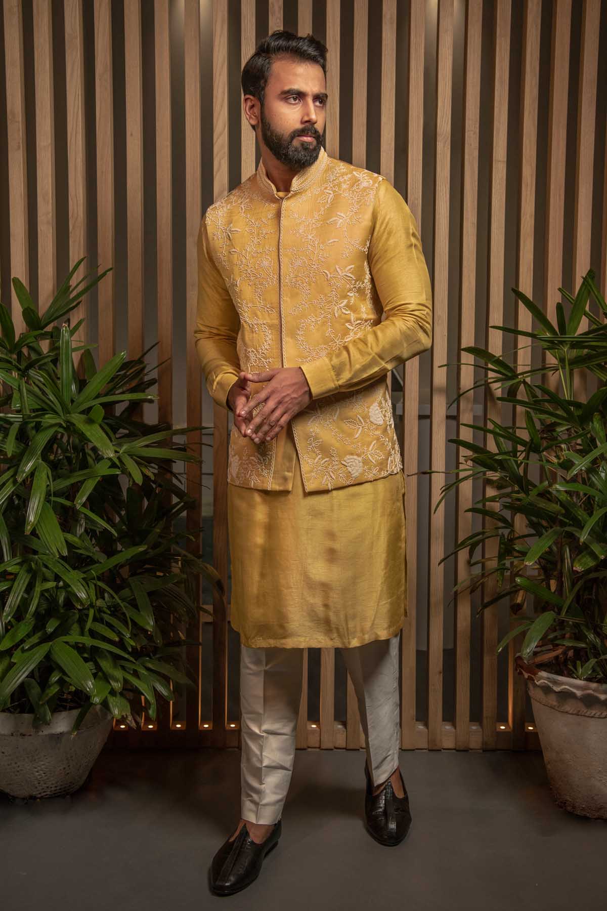 Buy Floral Pearl Emb Kurta Set Online