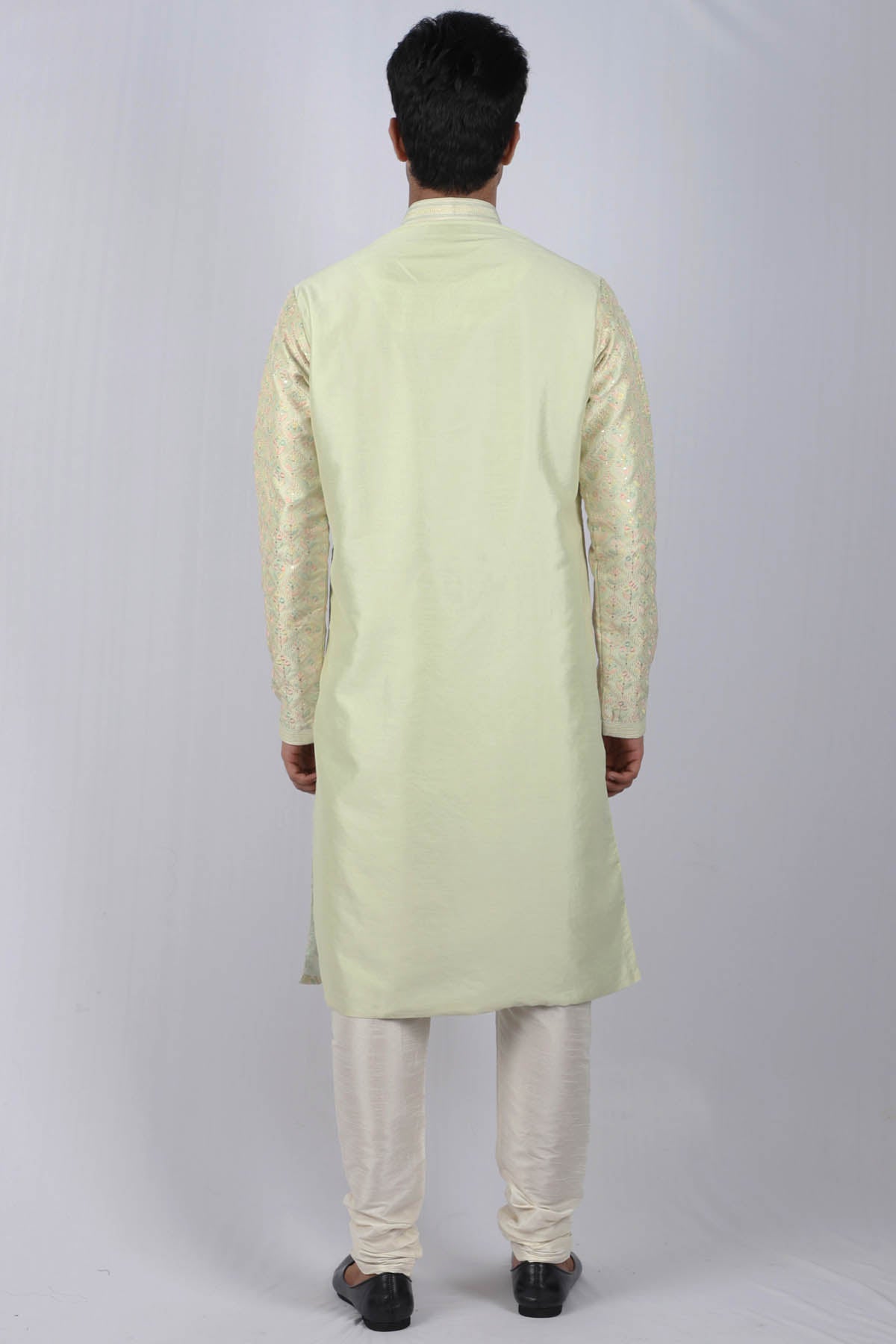Tyohaar Embroidered Kurta Set