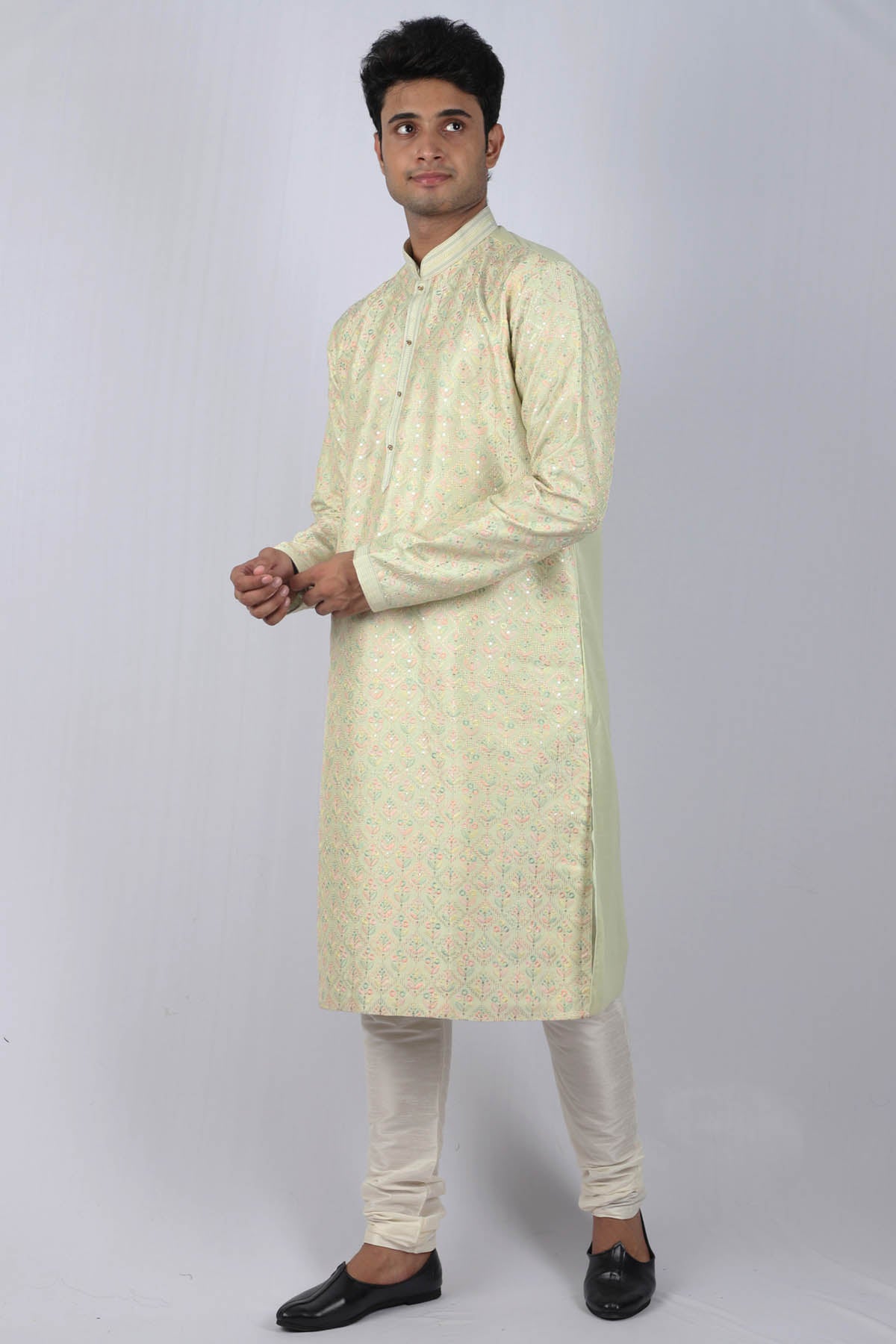 Tyohaar Embroidered Kurta Set