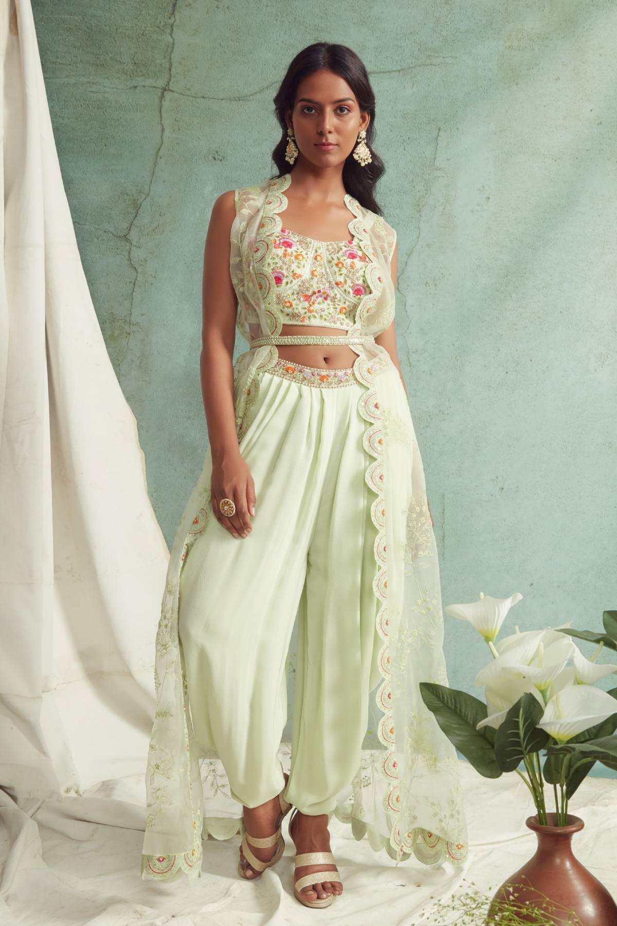 Dori Embroidery Cape Set