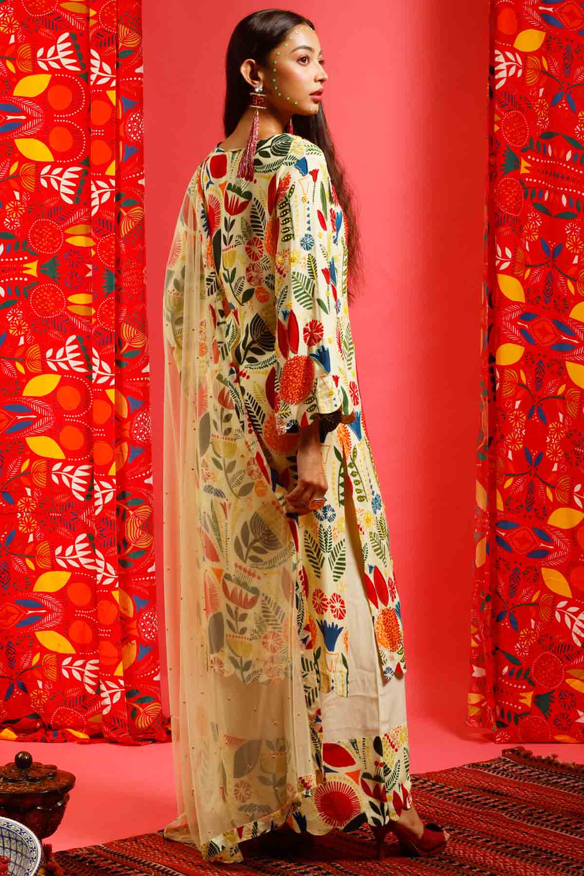 Embroidered Crepe Kurta Set