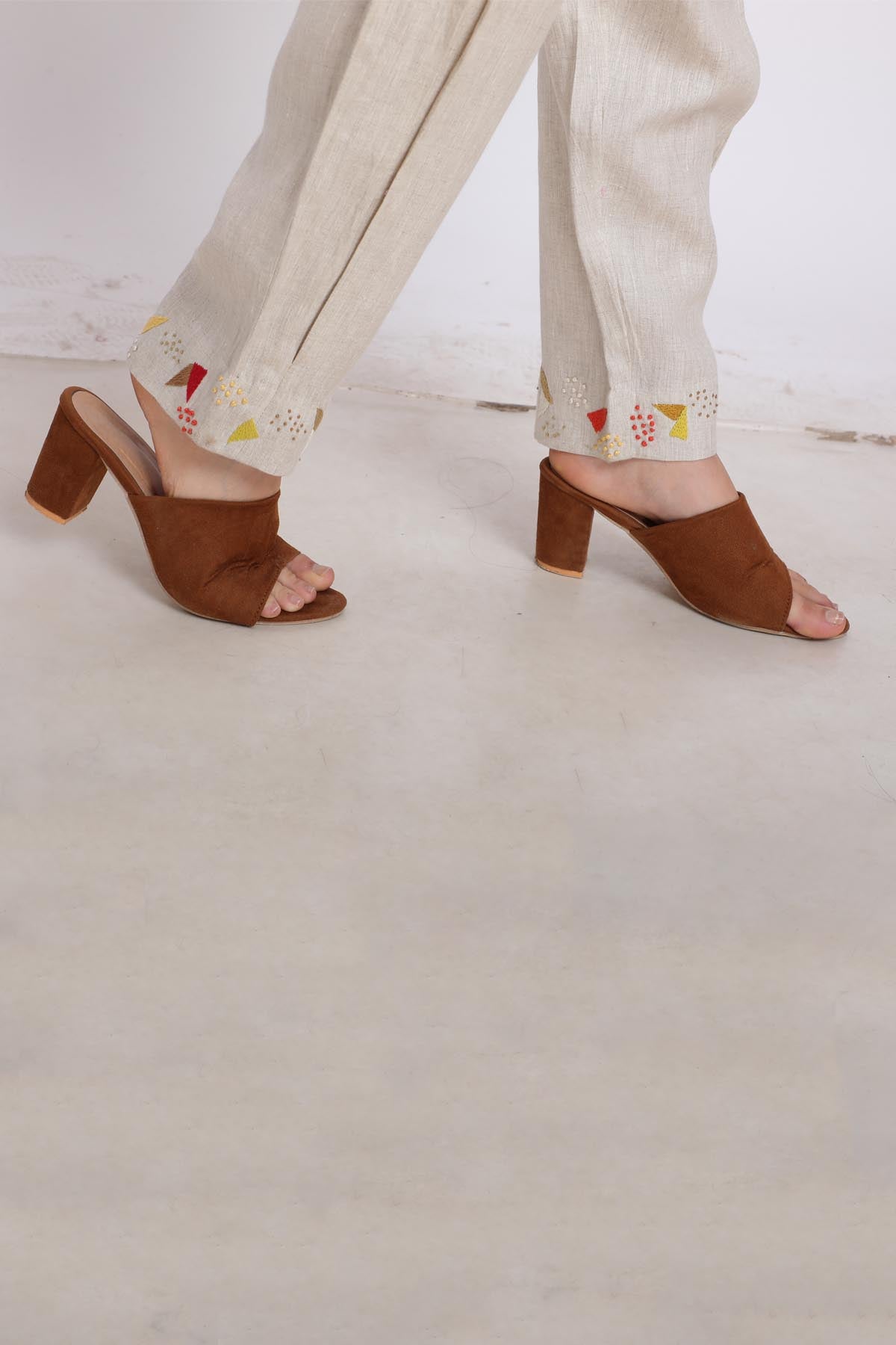 Beige 100% Linen Pleated Pants