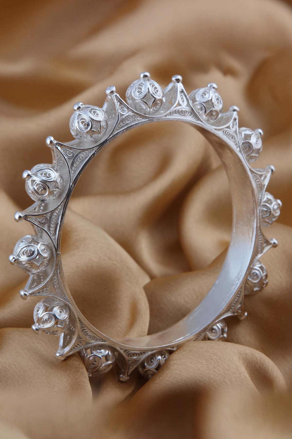 Buy Handcrafted Filigree Bangle Online