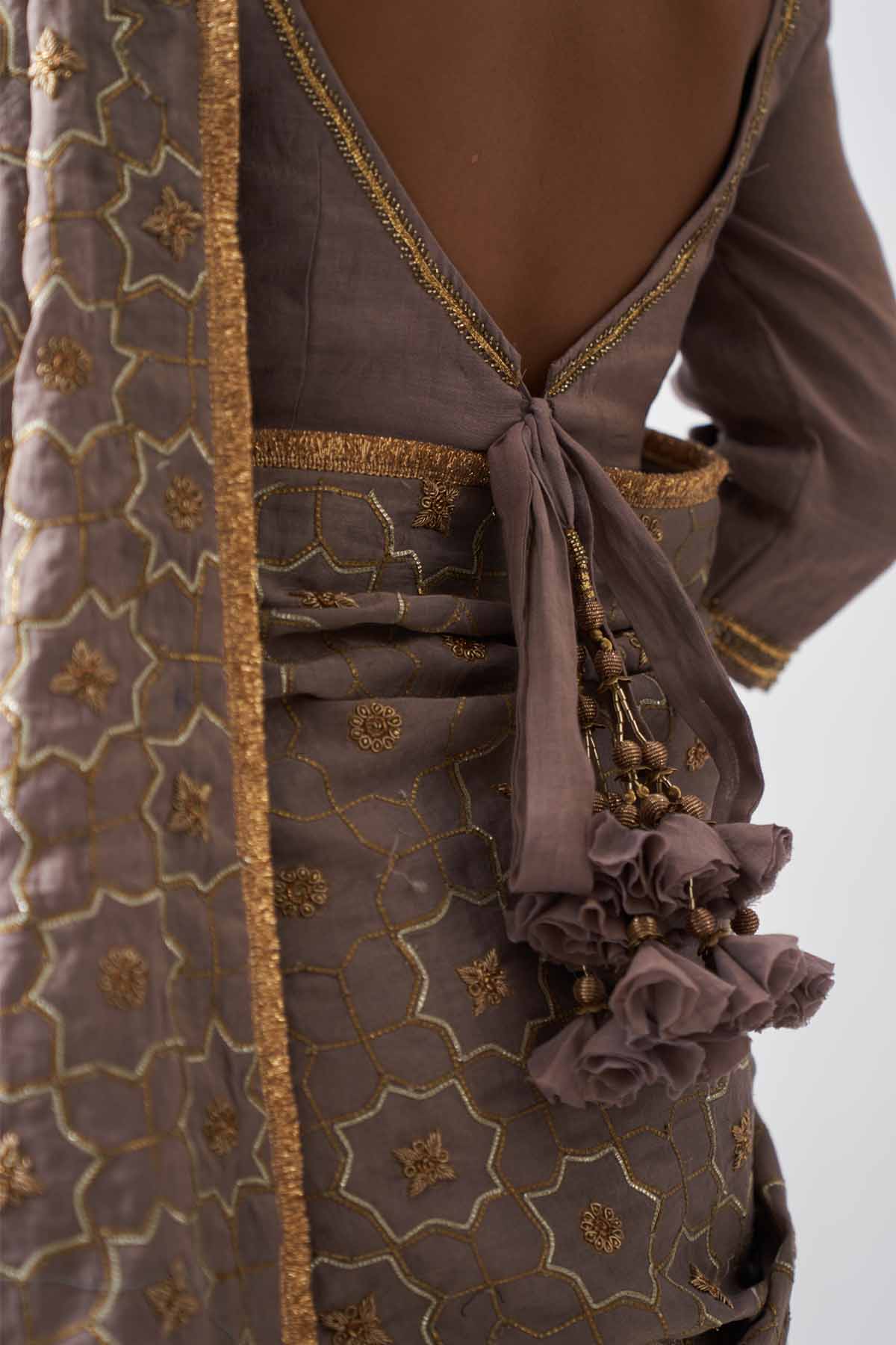 Handwoven Ari Zardosi Saree