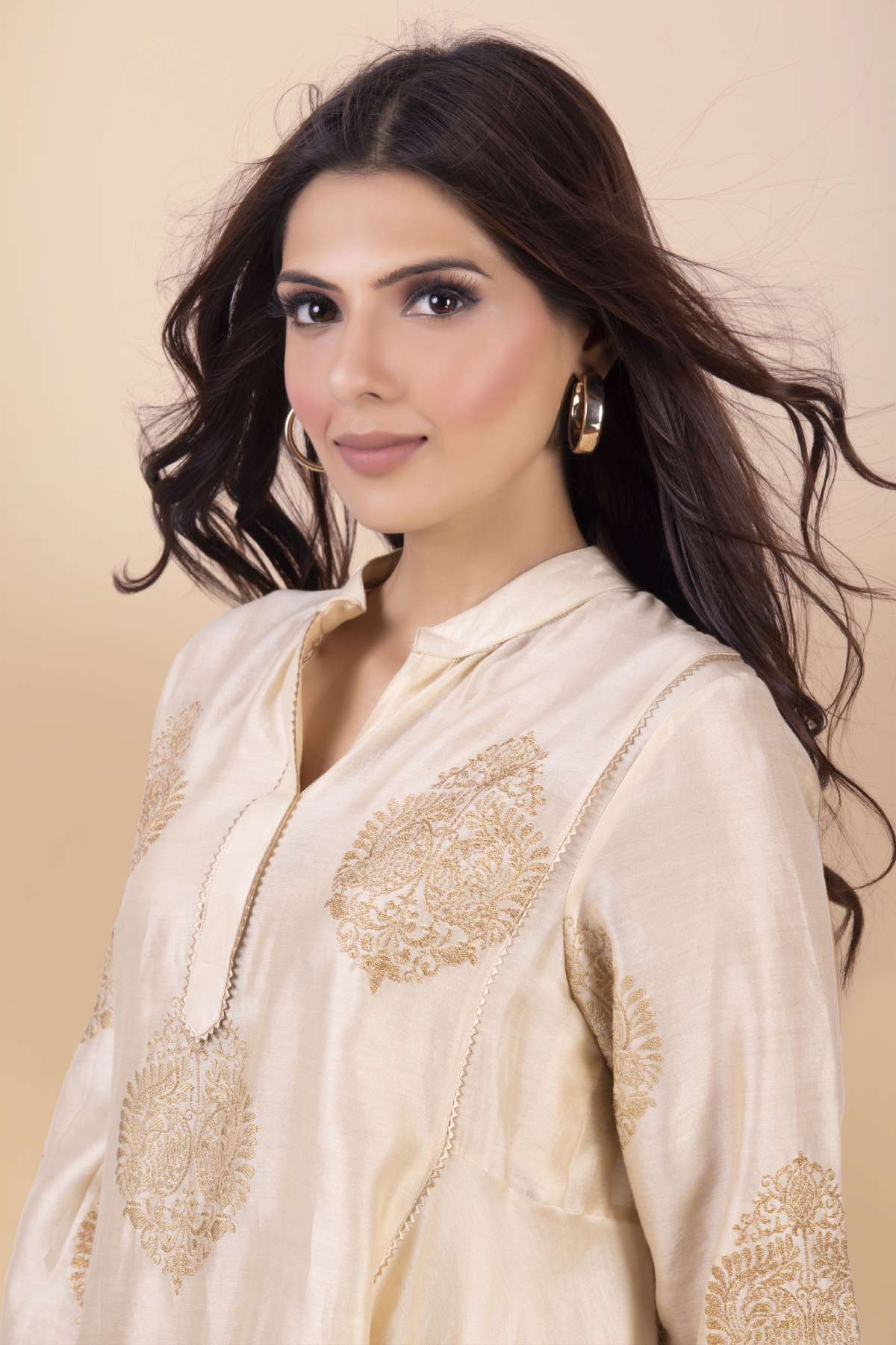 Cream Collar Short Kurta & Dhoti