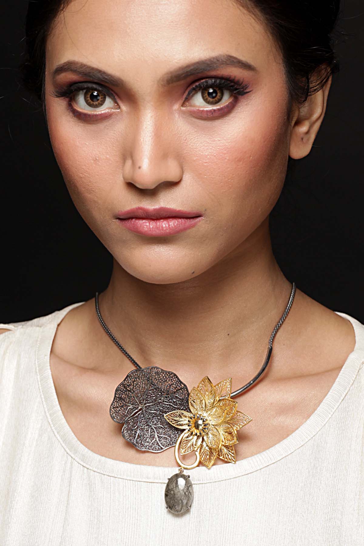 Buy Lotus Rotile Pendant Online