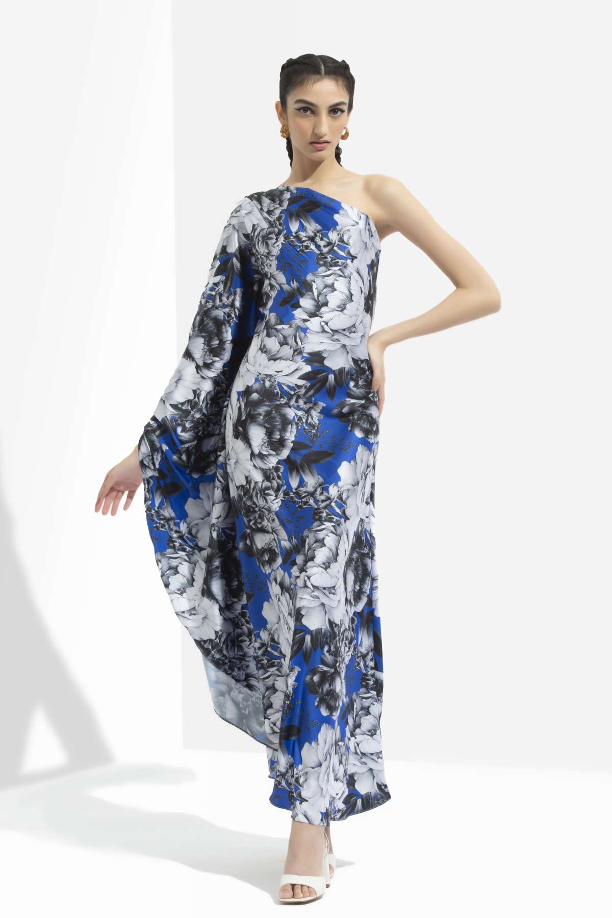 Buy One Shoulder Print Kaftan by Mandira Wirk